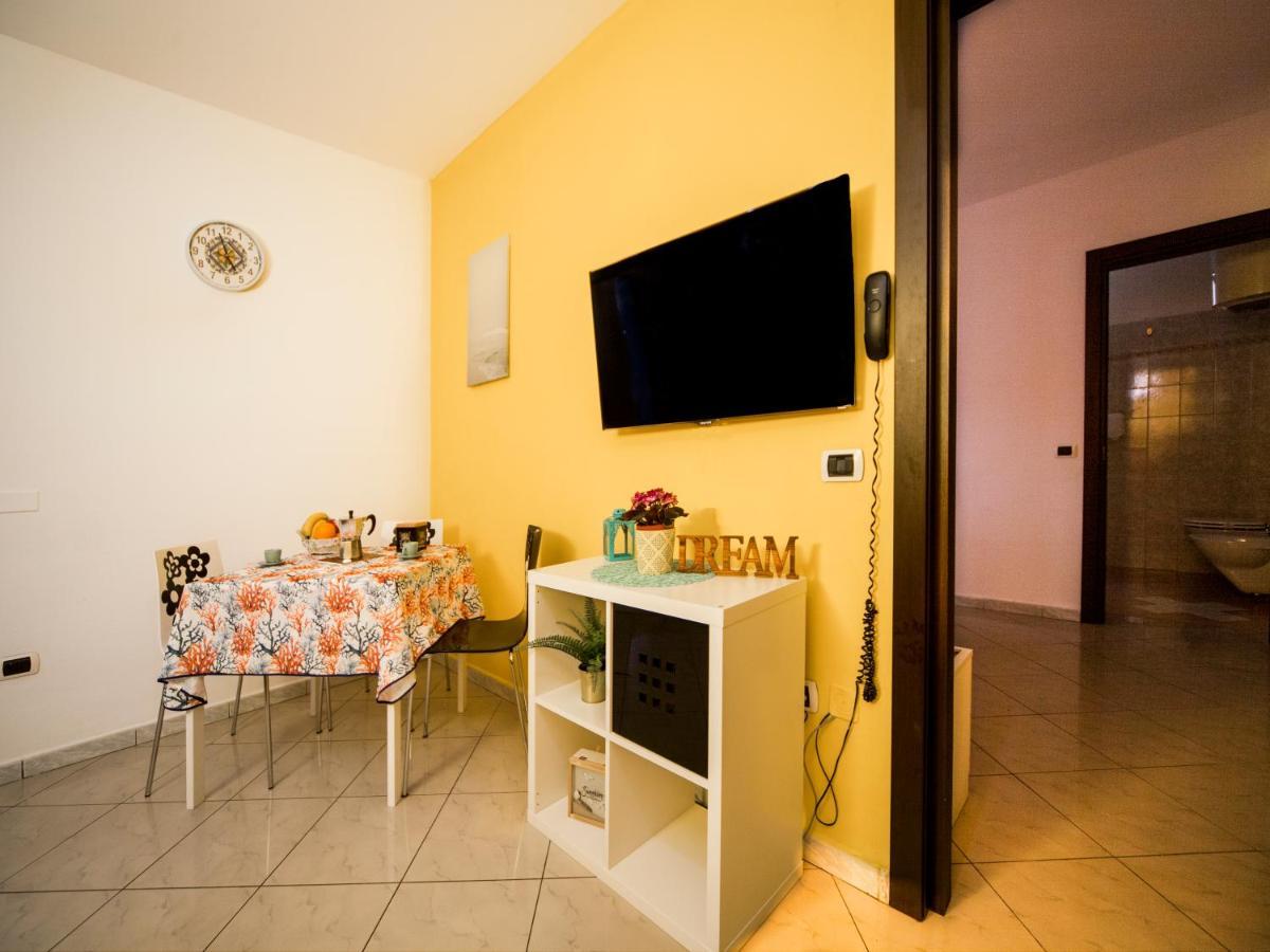 Residence Yellow Римини Экстерьер фото