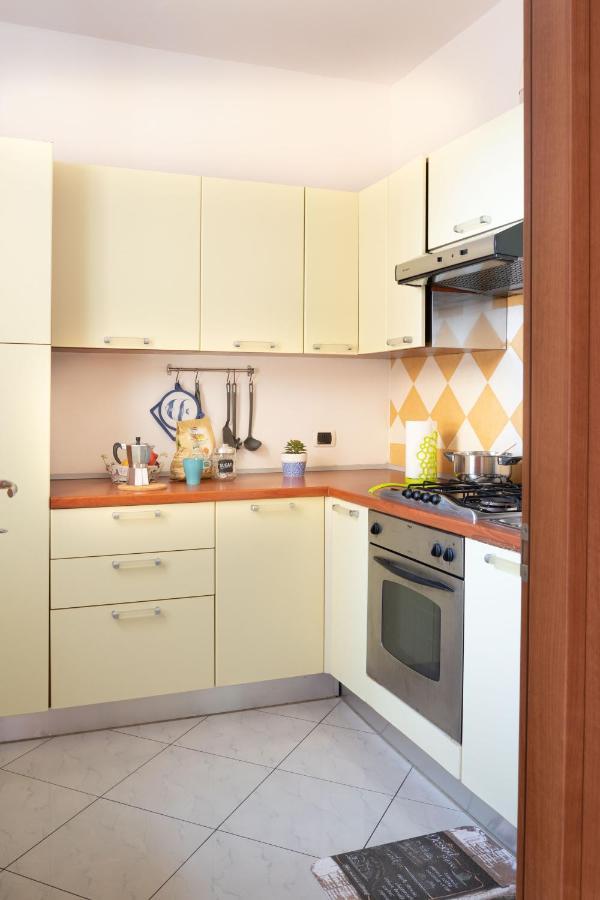Residence Yellow Римини Экстерьер фото